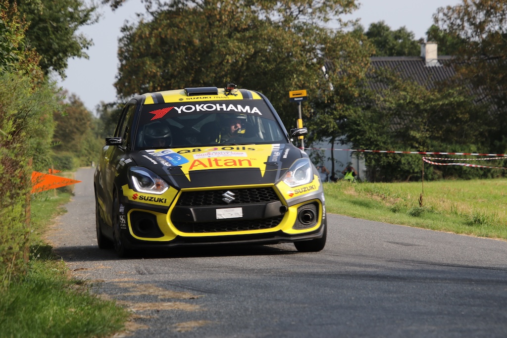 Karriereglimt - Line og Jacob – 2019: Samarbejdet mellem Jacob Madsen og Line Nedergaard startede i sommeren 2019 i en Suzuki Swift.
(Foto: Allan Christiansen / Suzuki Motorsport Danmark)